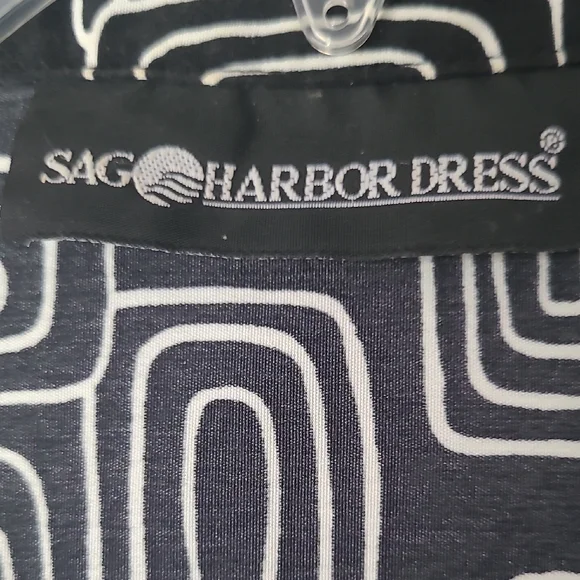 Sag Harbor Black and White Geometric Blouse - Picture 2 of 5